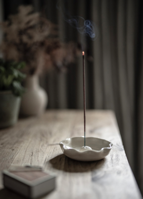Flora incense dish - Paper Thin Moon