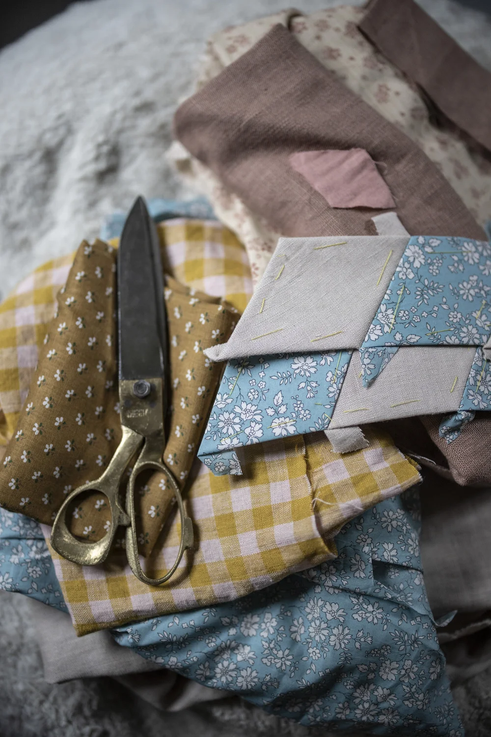 PTM flowers and fabric 00017.JPG