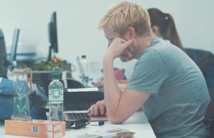 Hunched over tech.png