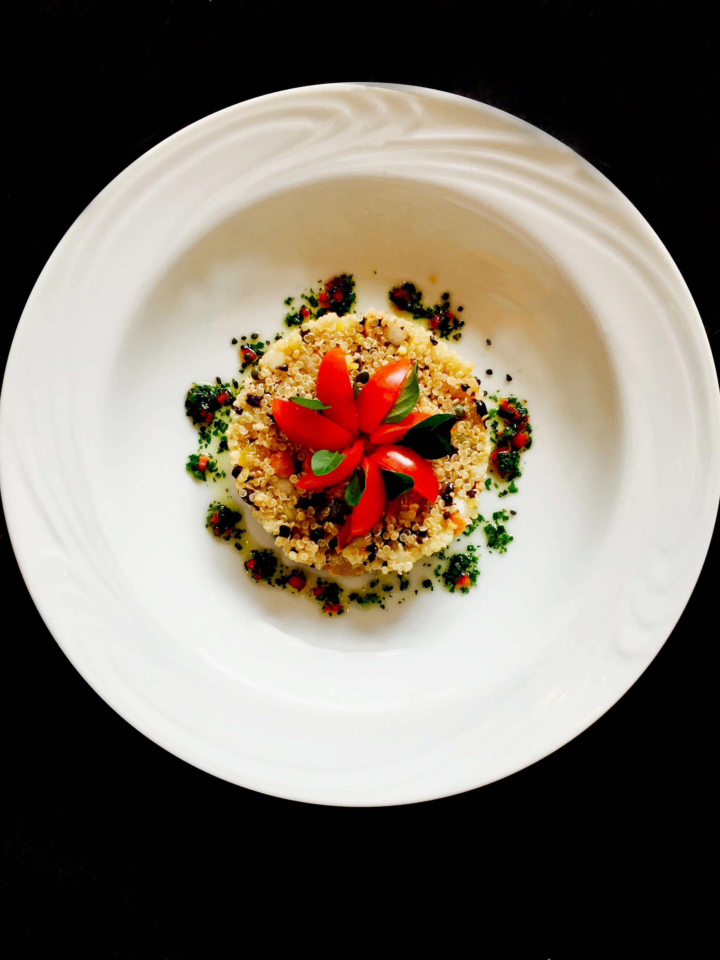 O Chef Thomas Troisgros do @CTBrasserie sugere Tabule de Quinoa, Vinagrete de Dedo de Moça com Limão Confit.