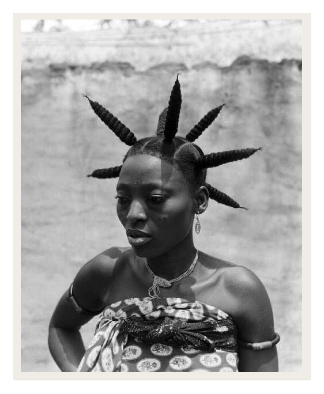 Fon woman in Benin,1950-1953 Photography by Michel Huet / Gamma-Rapho