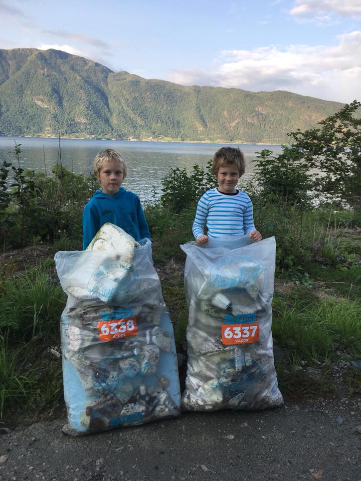 Hannah og ungane har vunne i Kystlotteriet 4 gongar i år