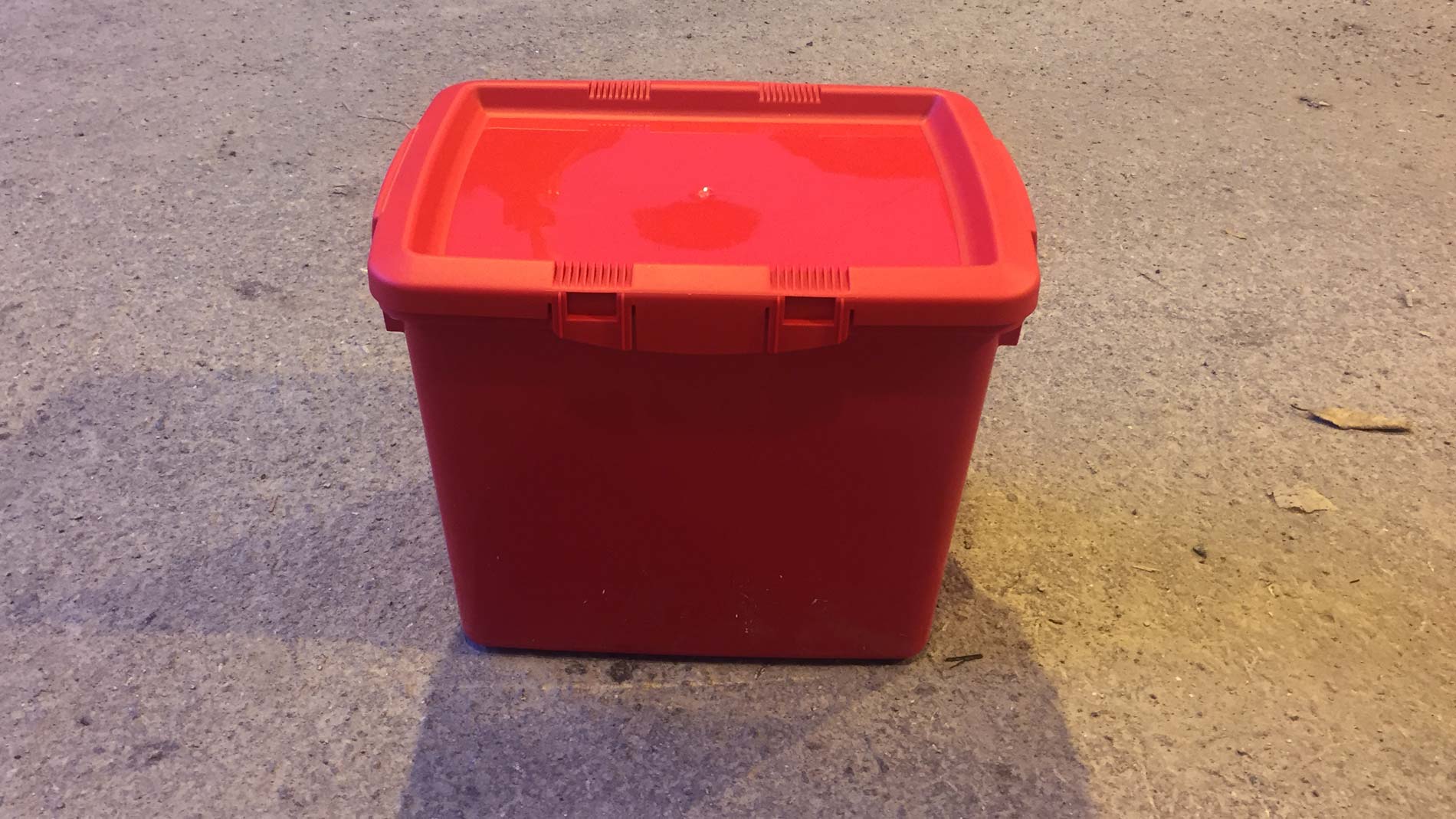 Få ein eigen oppsamlingsboks for farleg avfall