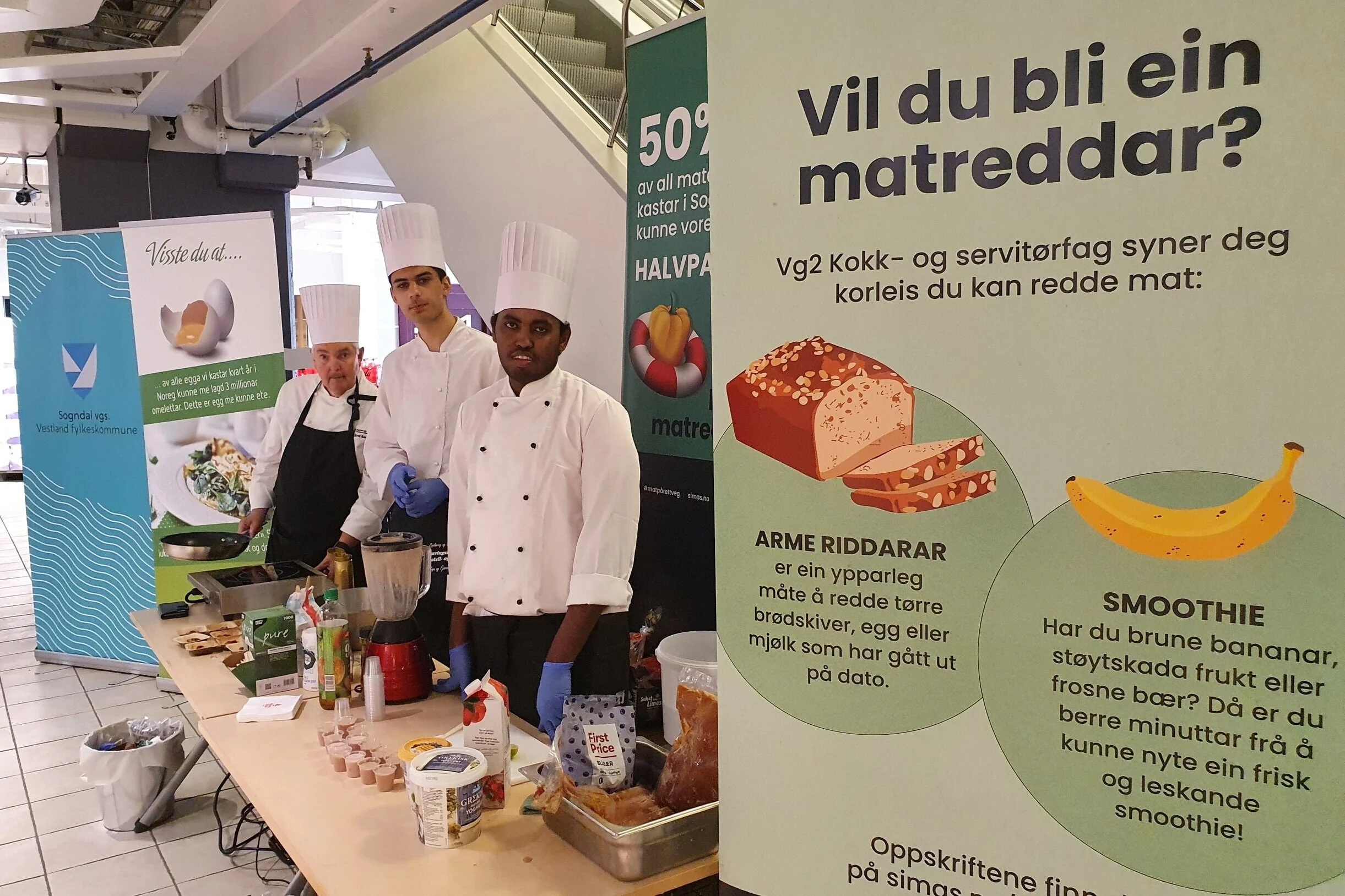 Mange smaka turt brød og brune bananar