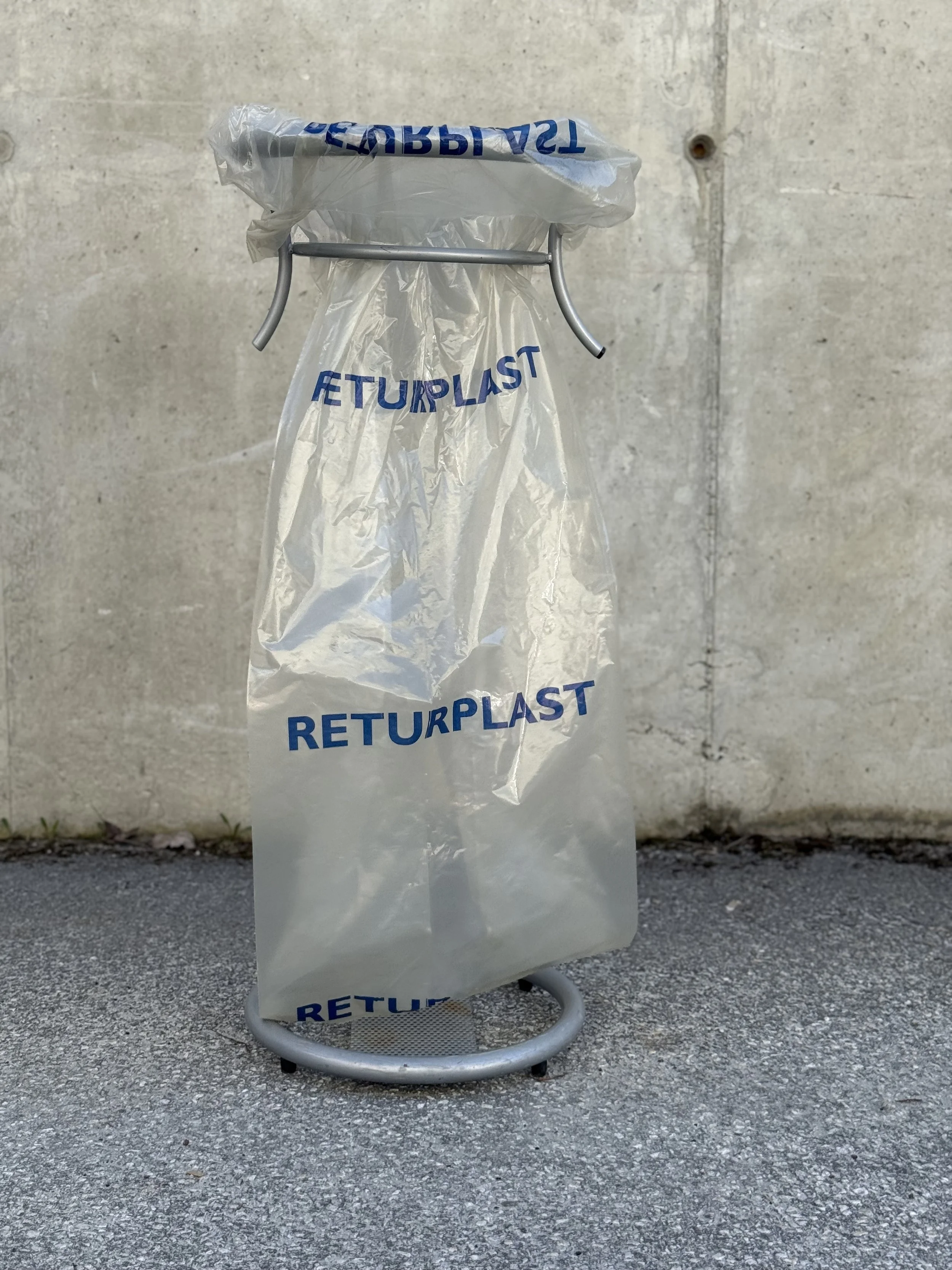 Plast 240L.jpg