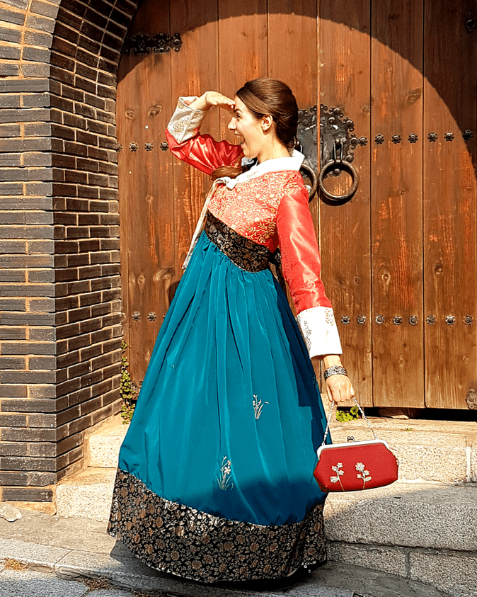 Moin Seoul Hanbok.png