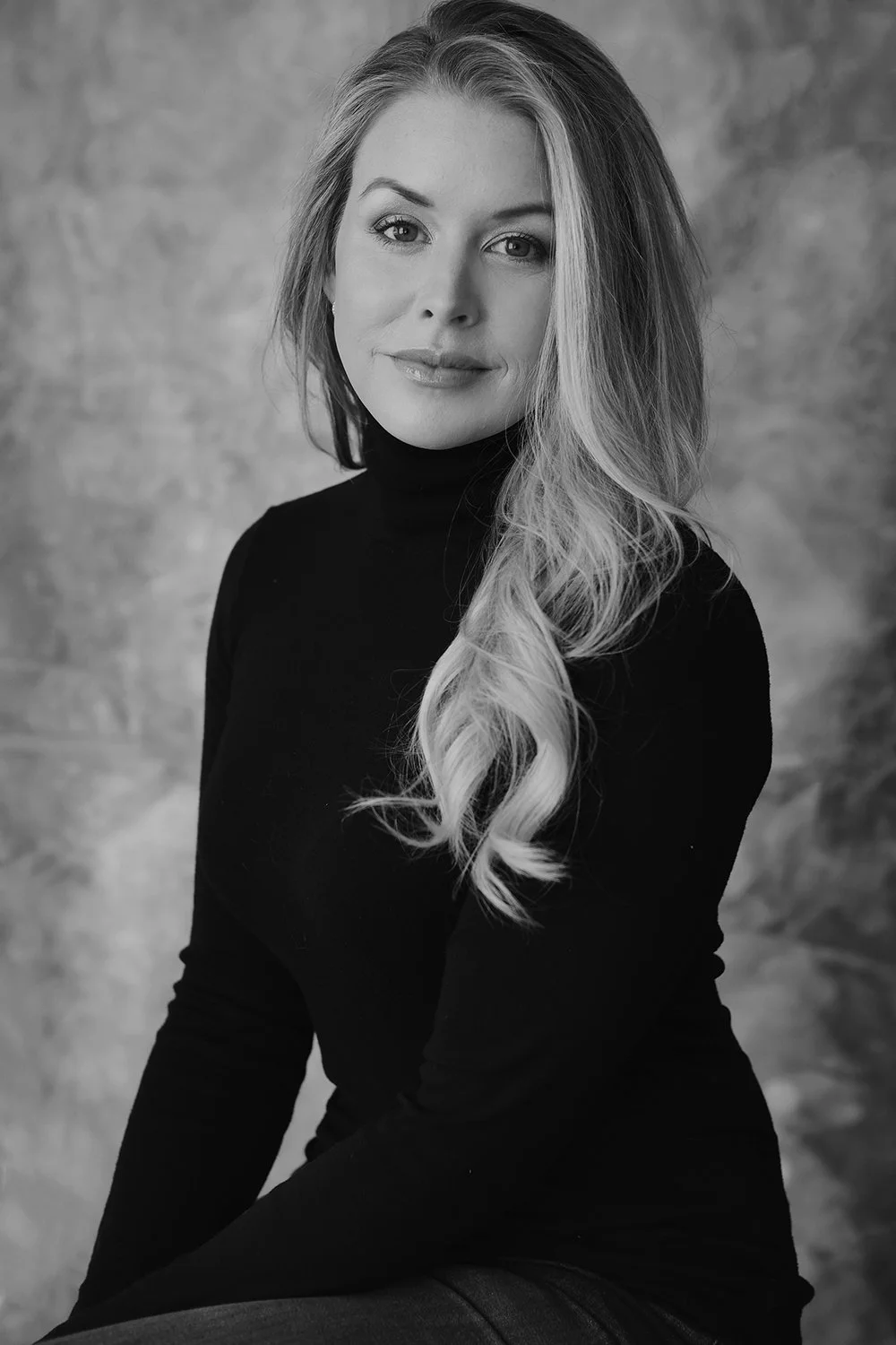 modern women's portraits by Rachel Garrison