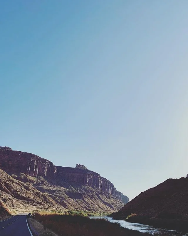Back in Utah for another season after an amazing summer in Santa Fe! Iβll never get tired of exploring this beautiful state.
#utah #castlevalley #moab #coloradoriver #soprano #operasingersofinstagram