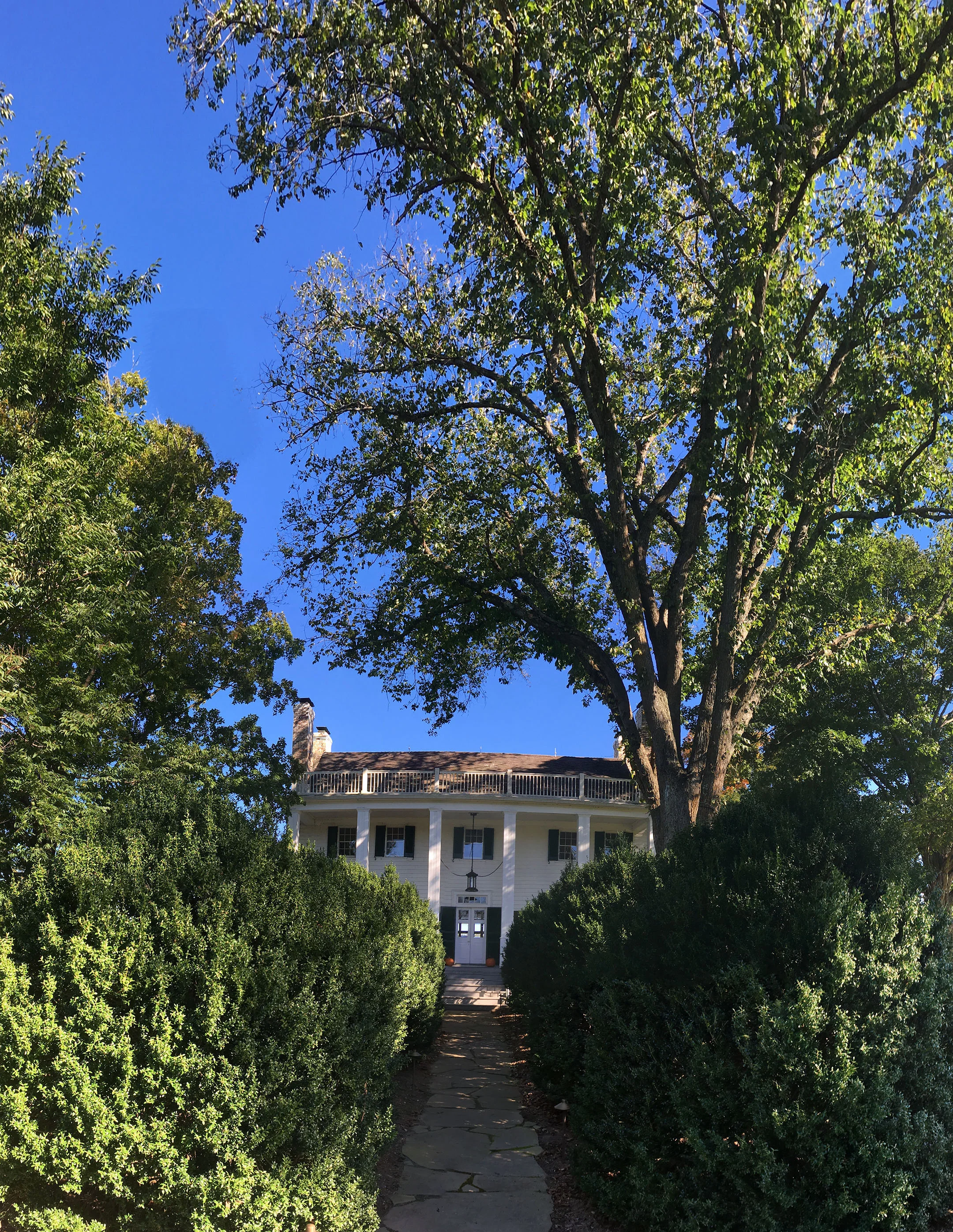 Photo image of existing manor house