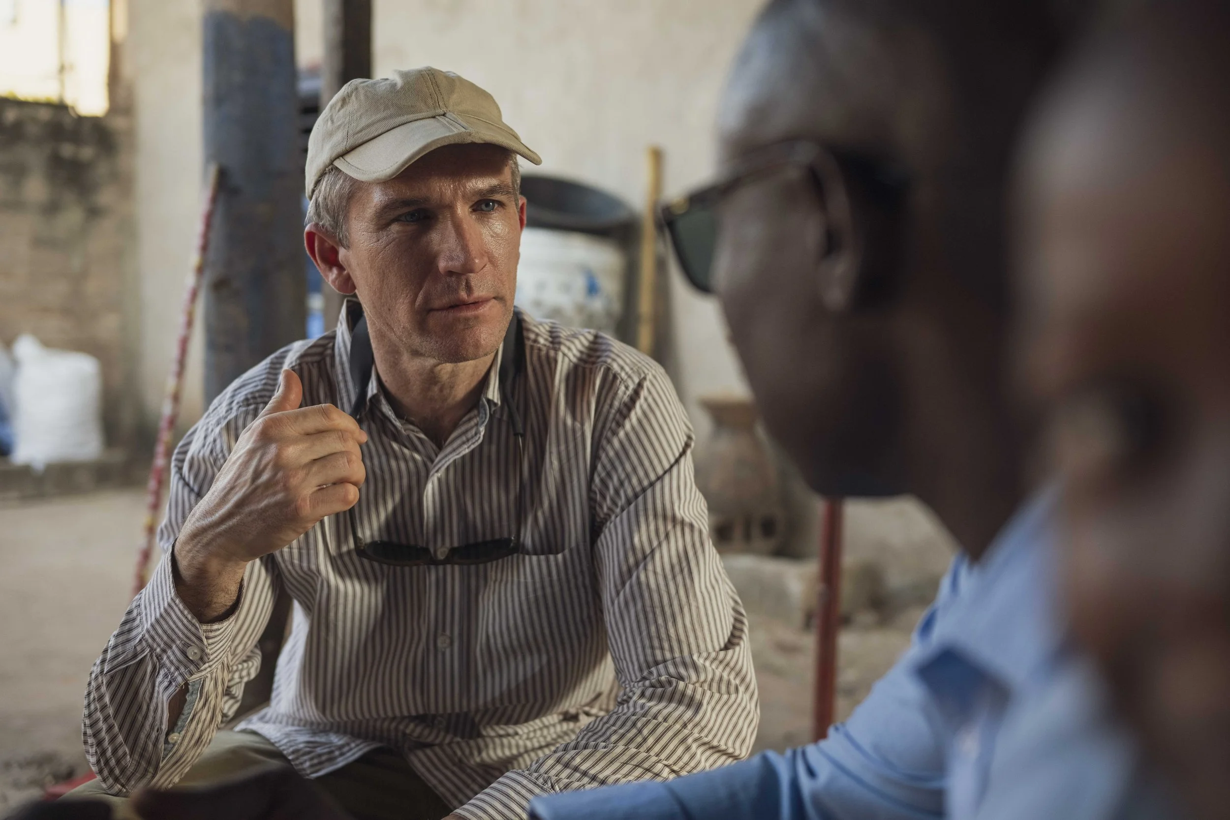 Benjamin Sadd_Humanlike-Chimps of Fongoli-1762.jpg