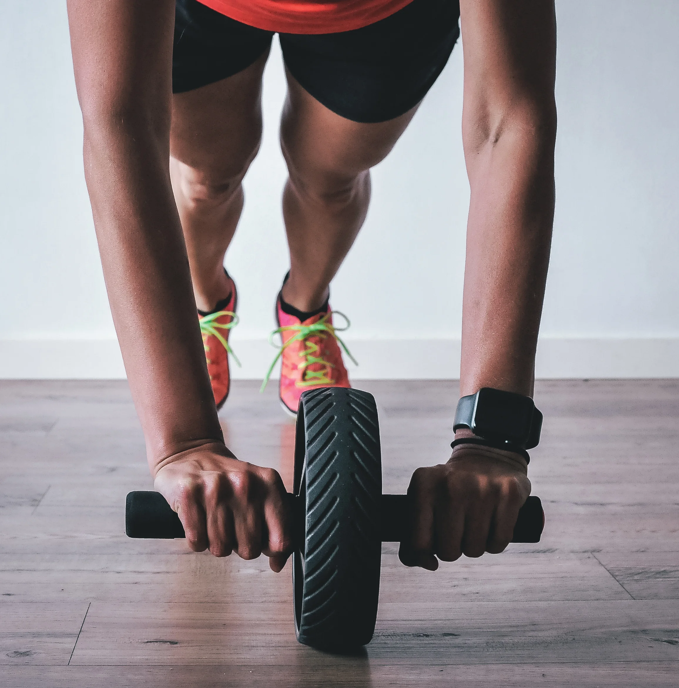 I 3 migliori esercizi per allenare gli addominali (che puoi fare a casa)