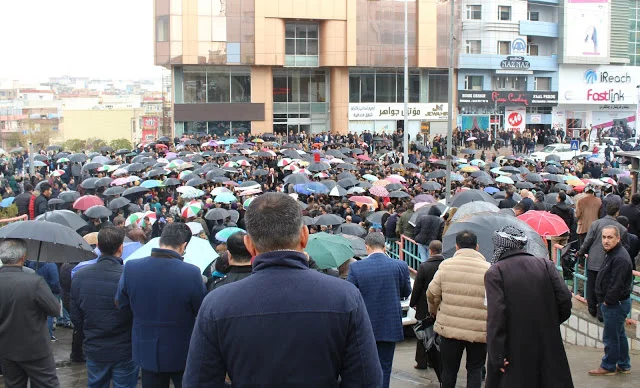 Teachers demanding their salaries through protests in the city of Sulaimani in 2016. Photo by; Rezhiar Fakhir