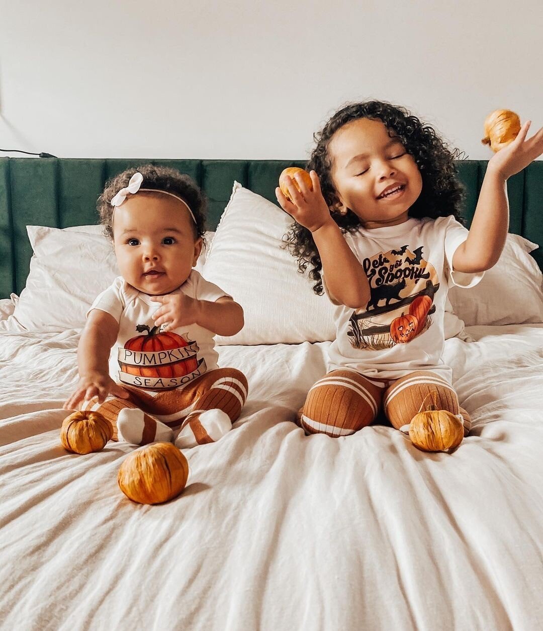 This season is fun for so many reasons! 🎃 Apple picking, pumpkin carving, costume-making, and endless more! If you could use a hand in helping your kid enjoy this time the most, download the Usit app for extraordinary sitters that will not only ente