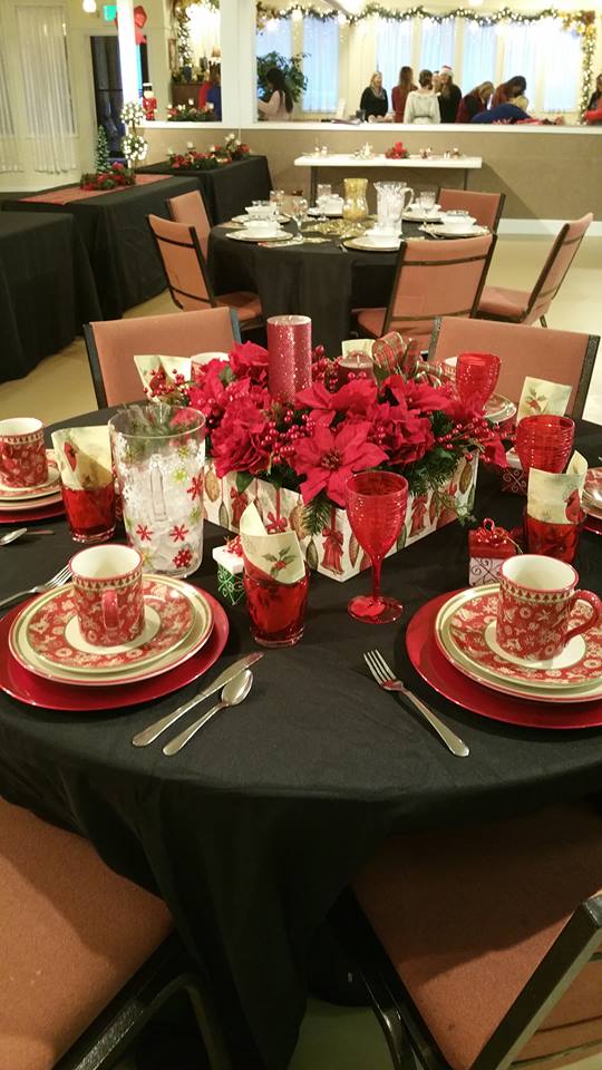 pretty poinsetta red table.jpg