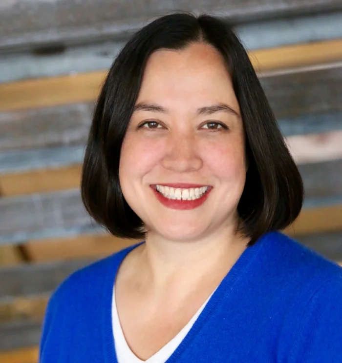 2018 KRL headshot vert Suz Redfearn.jpg