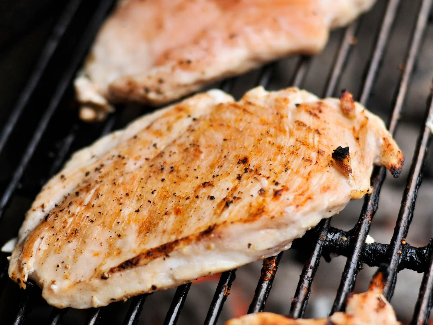 grilling-chicken-breasts-grilling-josh-bousel-1500x1125.jpg
