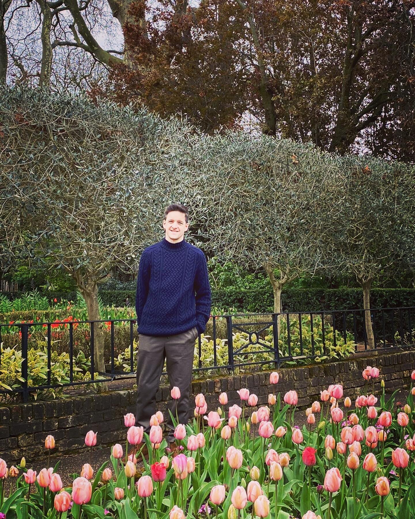 Loved visiting Holland Park. Beautiful Park &amp; Gardens. My favourite area was the Kyoto Garden for some quiet reflection and then, I came across a bed of Tulips (my favourite flower)
☺️🌷

.
.
.
.
#hollandpark #london #park #nature #kyotogarden #d
