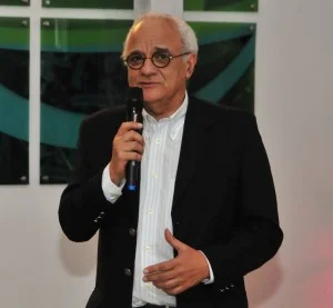 Ricardo-Chagas-e1434374194544-300x277.jpg