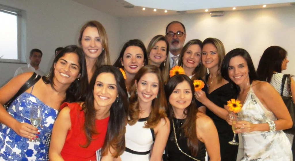 Formandas e o Prof. Hilton Koch