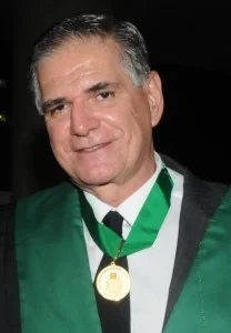 Prof. Walmir Coutinho