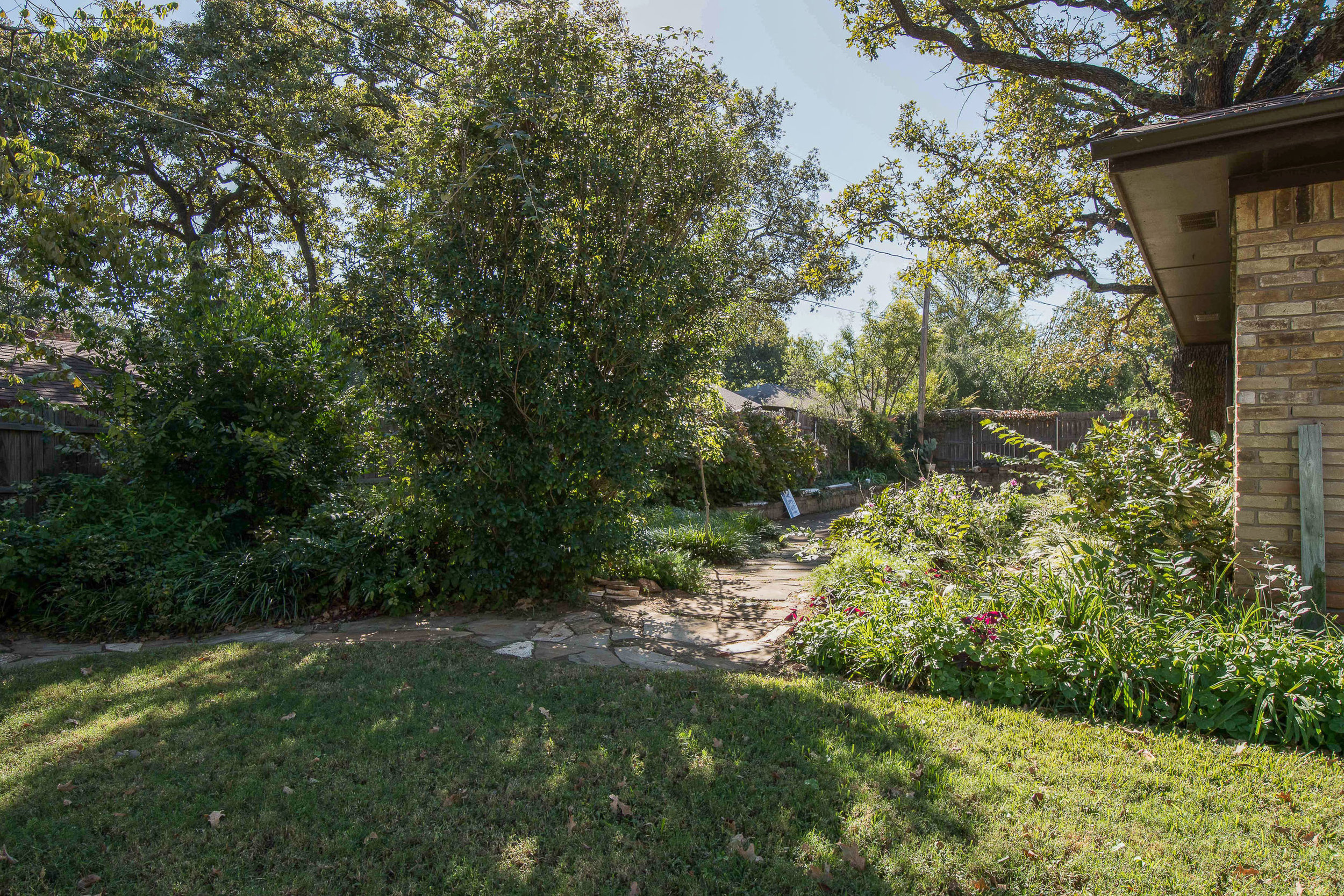 2623 Riveroaks_8.jpg