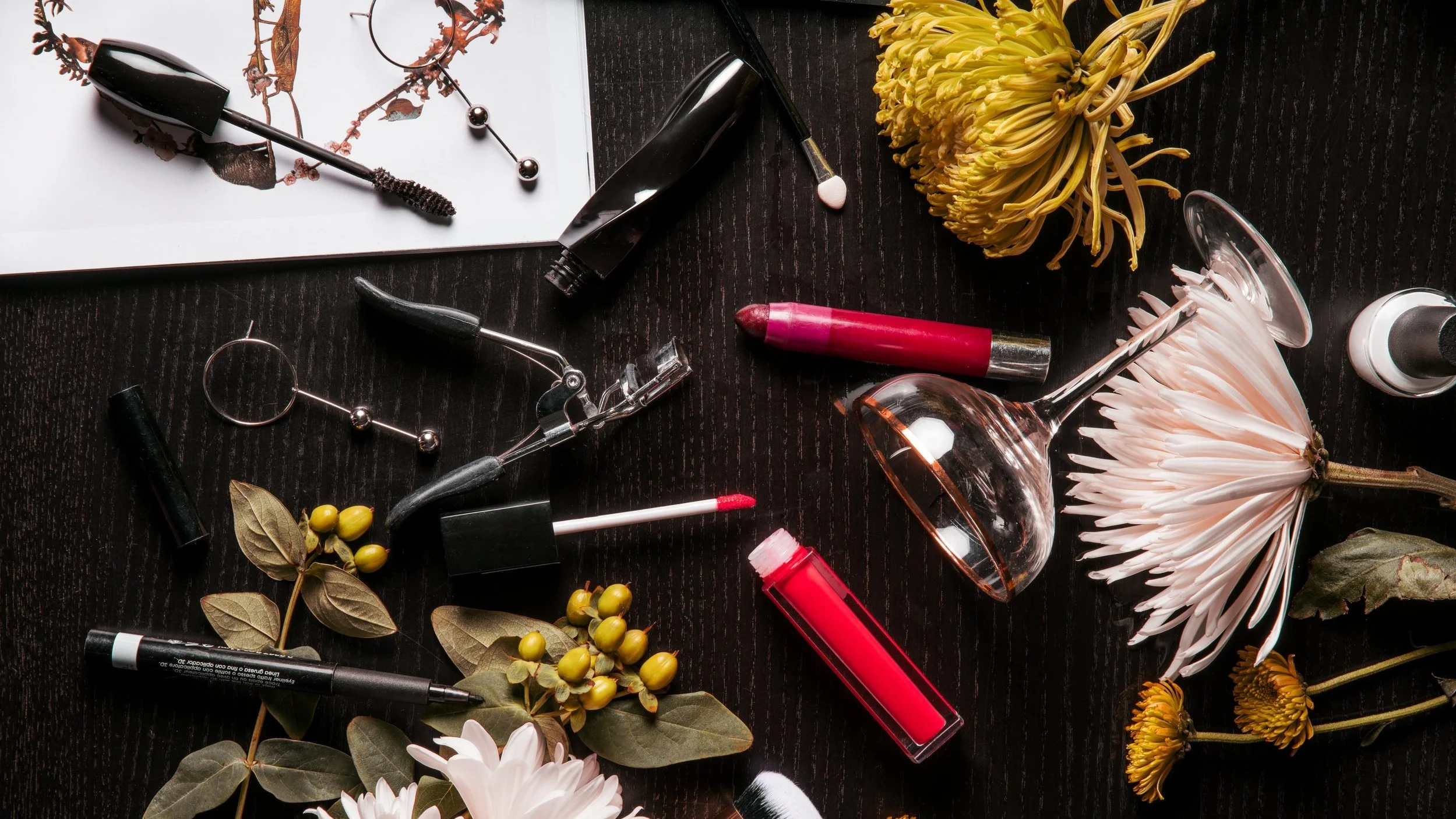 beauty-products-flatlay_4460x4460.jpg