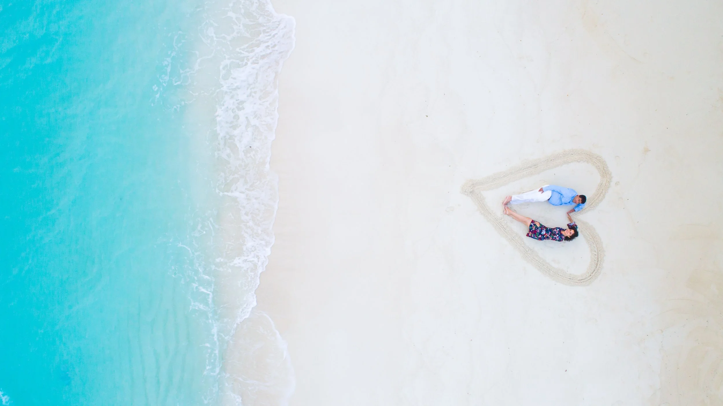 aerial-view-affection-beach-1198839.jpg