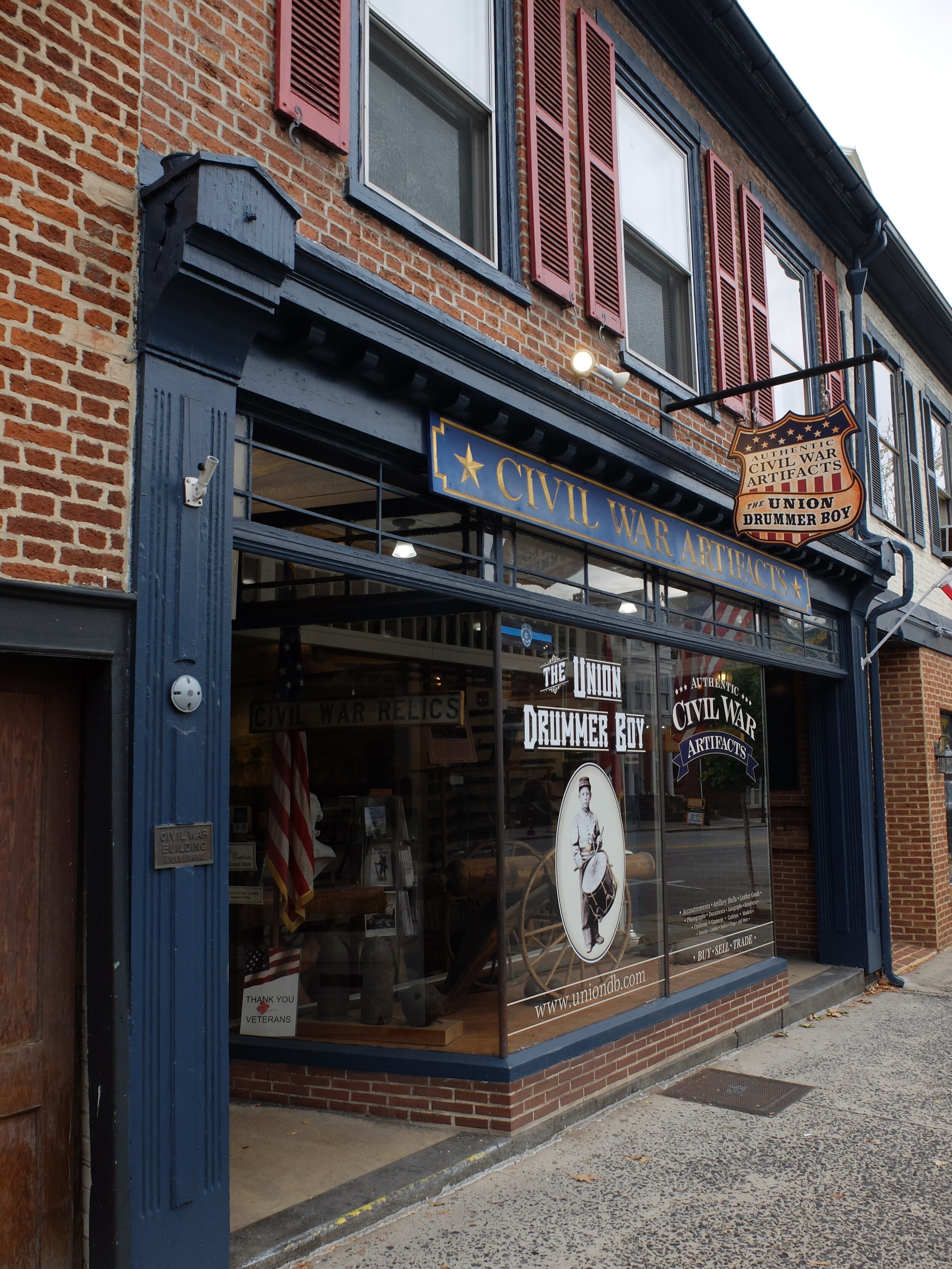 Surviving Civil War building off of Lincoln Sq.