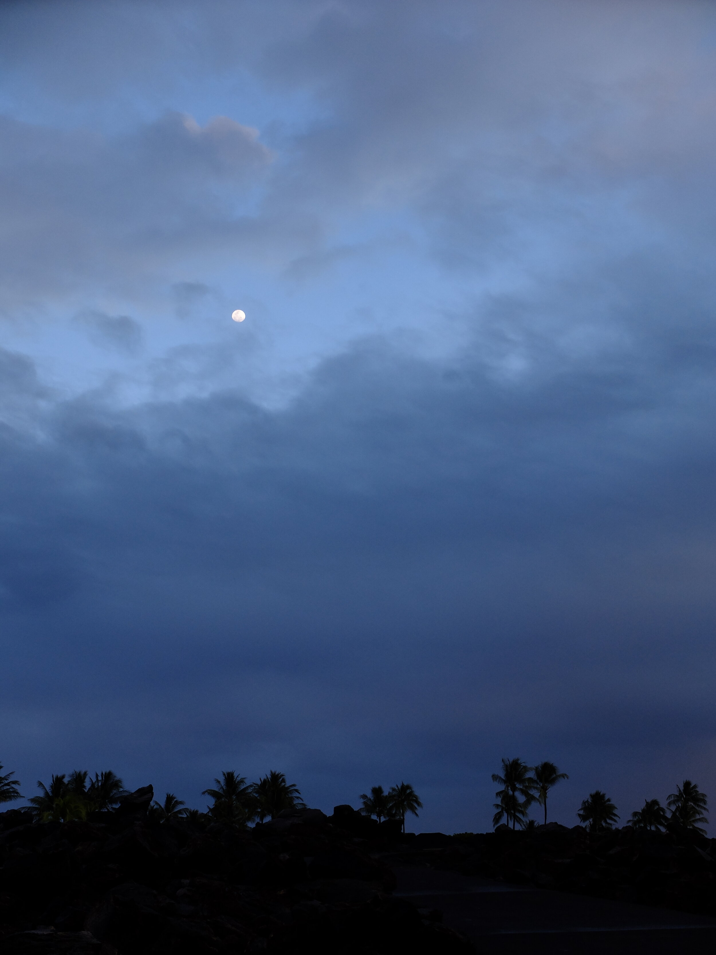 Moonrise at sunset, Hualālai.
