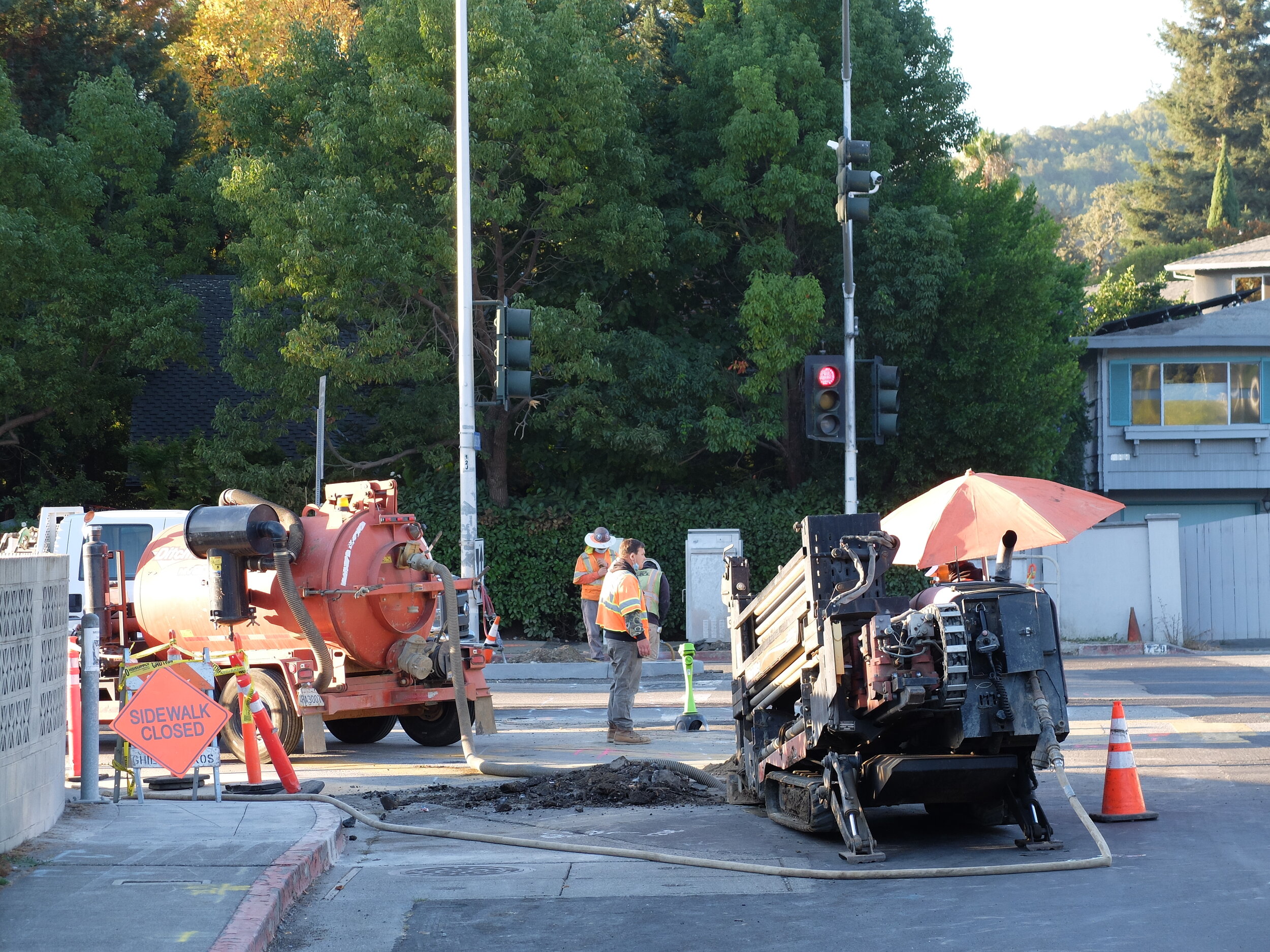 The work continues on the reconstruction of Sir Francis Drake Blvd.  I've seen such interesting pieces of equipment that keep the young boy in me fascinated.