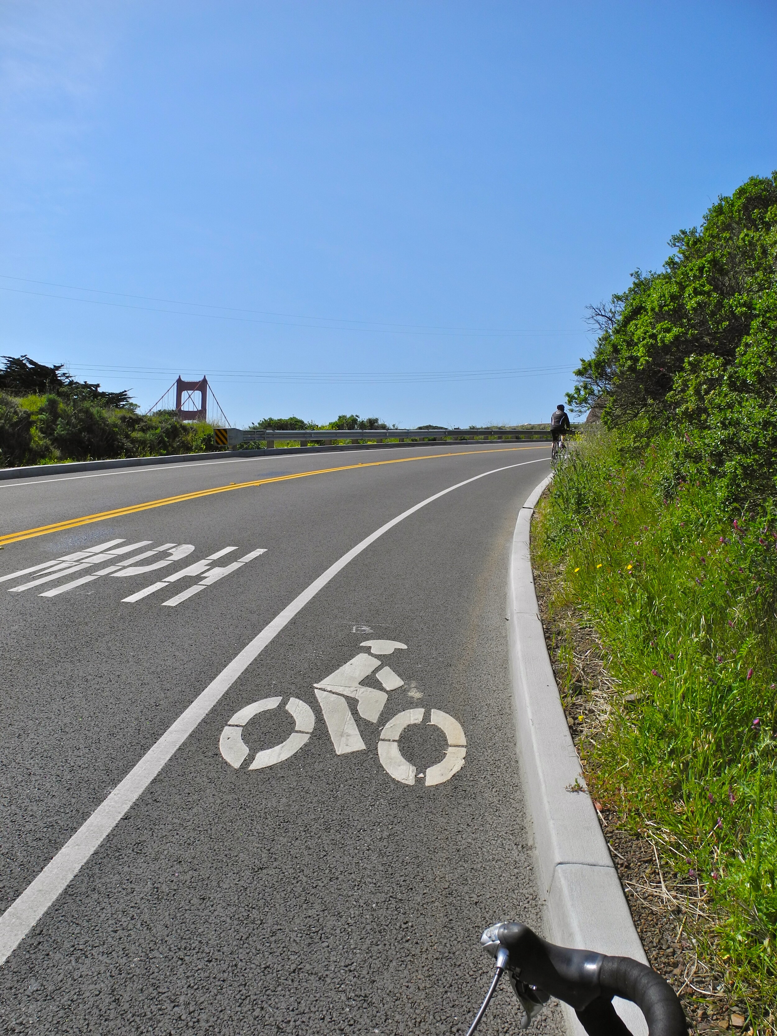 Some enjoy bicycling for the surprises they might encounter.  On a decided-at-the-last-minute Old Spokes' excursion to the Marin Headlands...