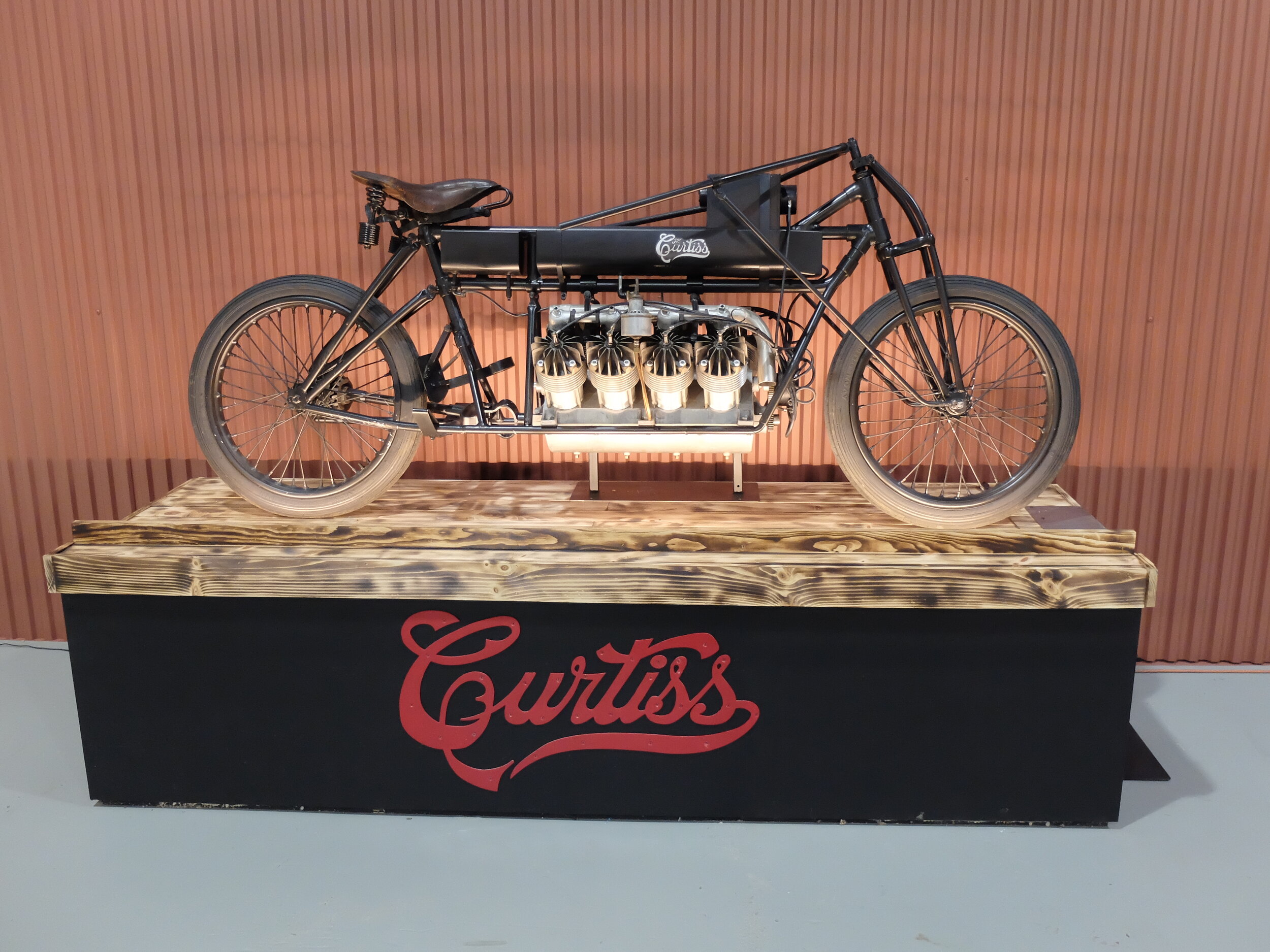  …. this V8 engine-powered motorcycle.  On it Curtiss set an unofficial land speed record of 136.3. His wife was worried so he gave up motorcycle racing for something safer,... 