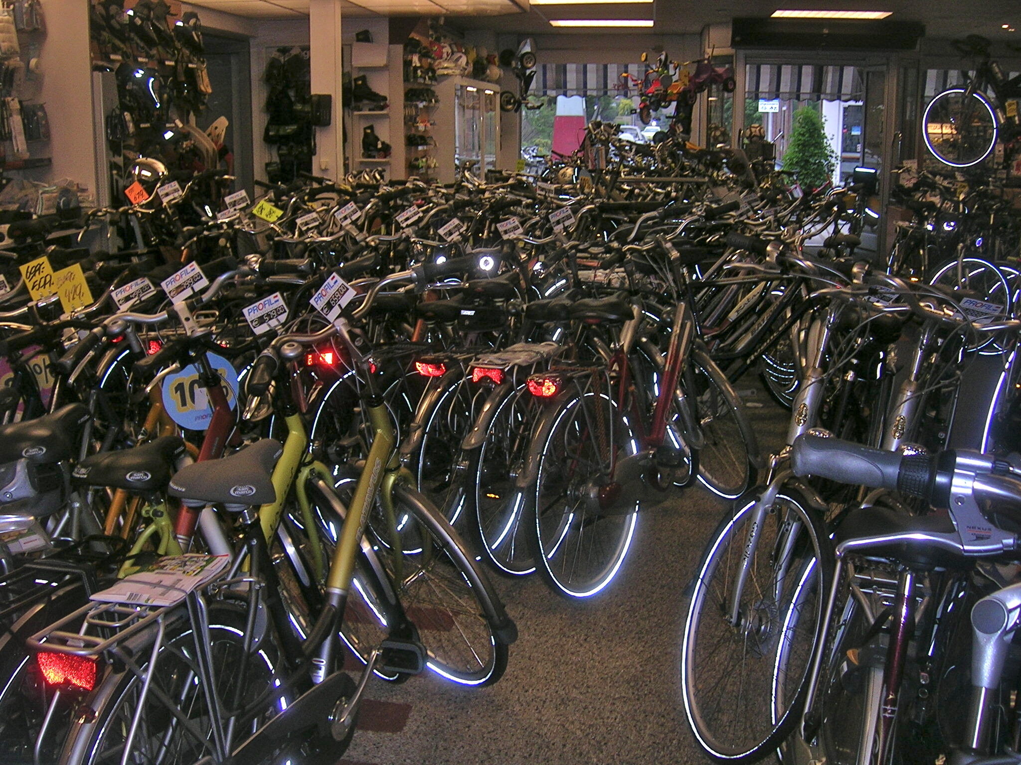 In the Netherlands, bicycles have to have reflective tires.