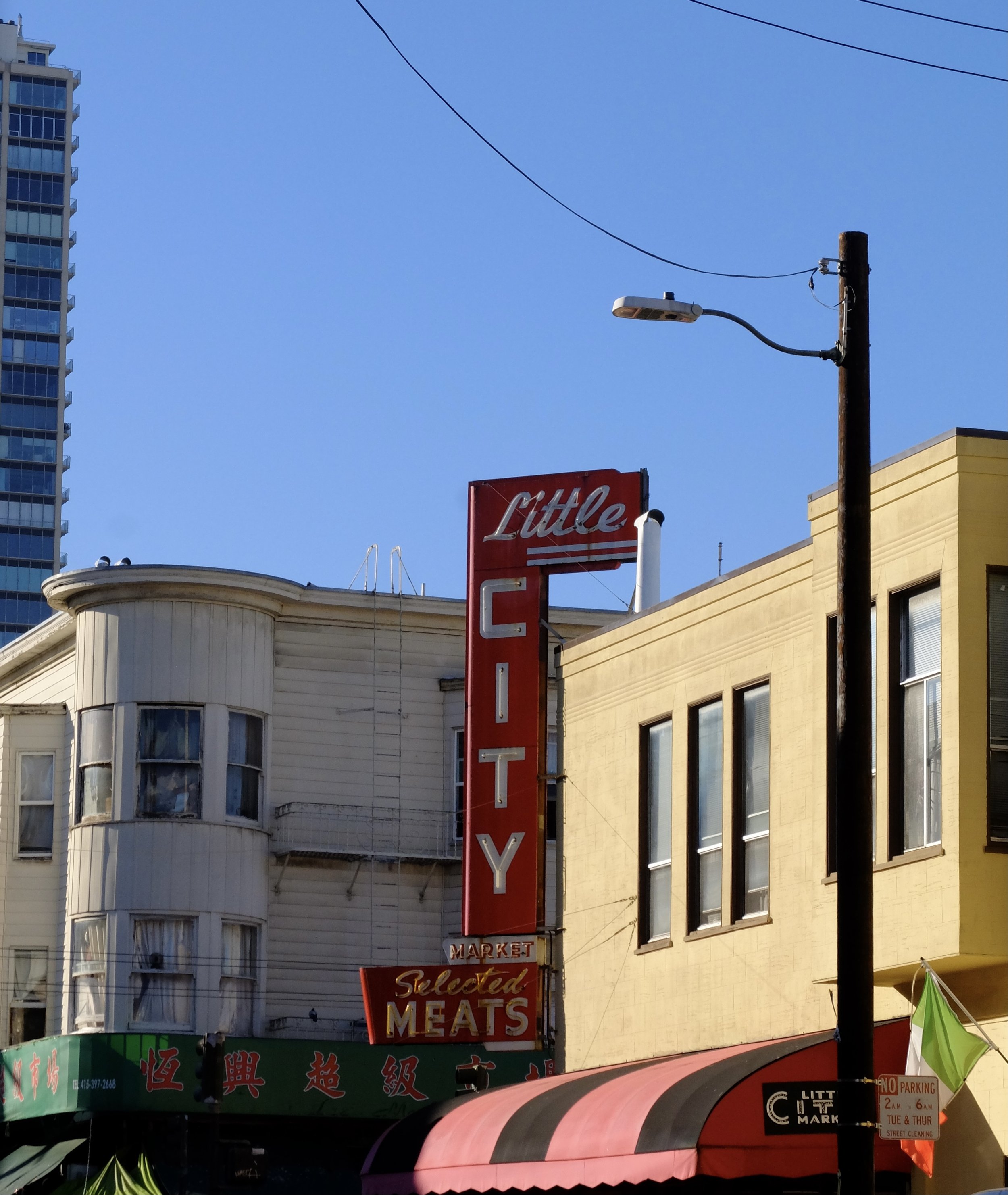 As in Manhattan, here too, Chinatown &amp; Little Italy are next door neighbors. 