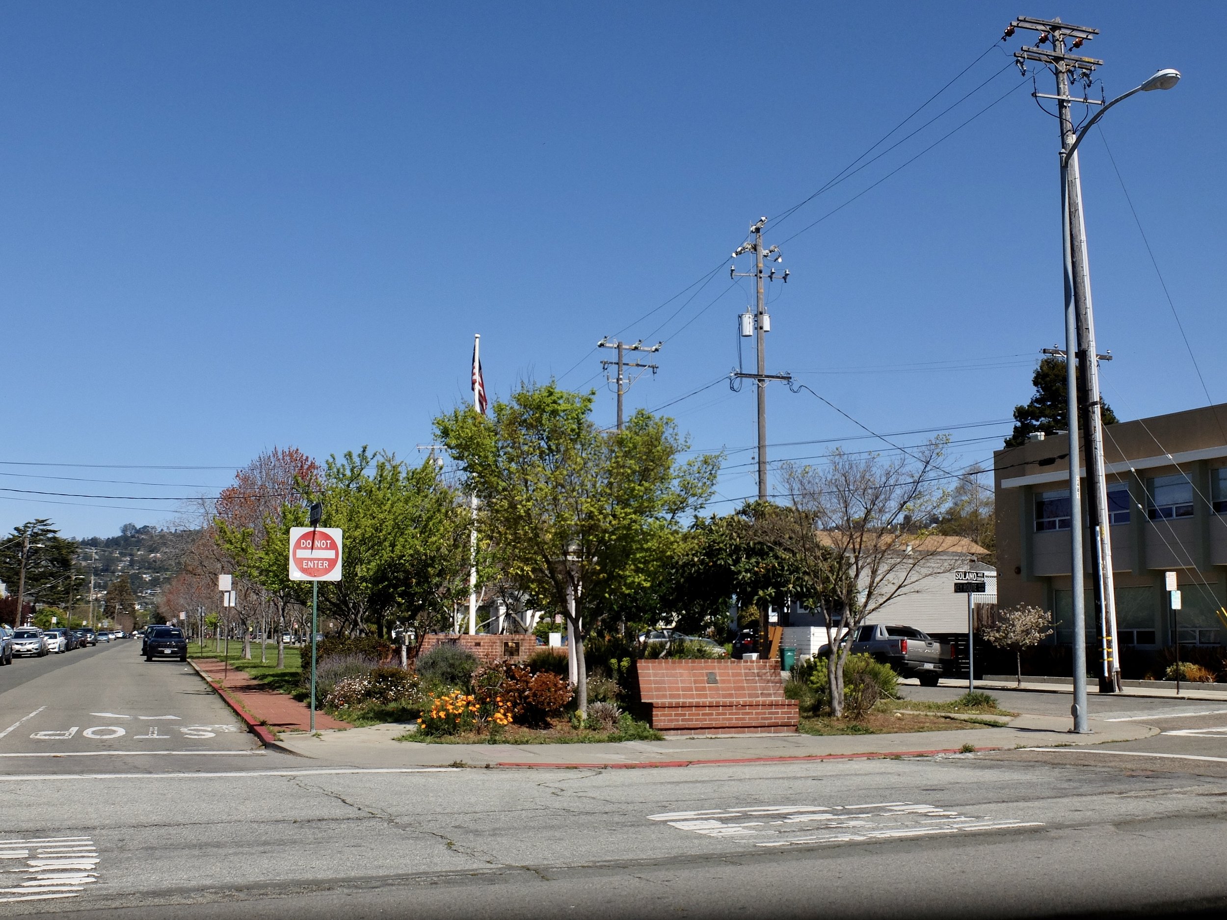 A spiffed up  Albany median divider.