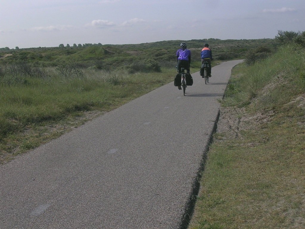 ...on a Fietspad (bike path) along the Noordzee (North Sea ), going south to Den Haag (The Hague)...