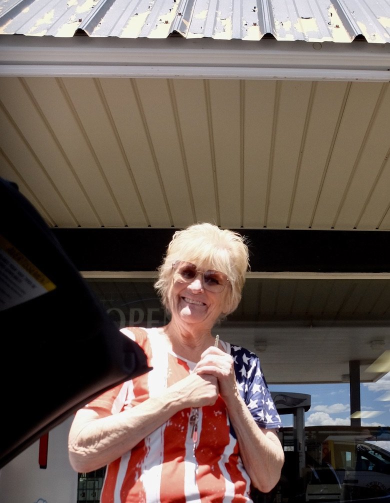 Katie, originaly from the SF Bay Area, is an AB&B renter in Tropic. She loved our MINI roadster.