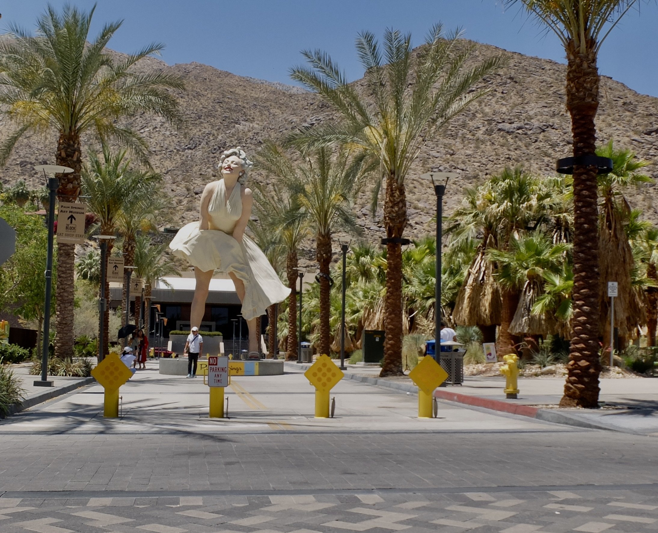 "Forever Marilyn" in front of the Palm Springs Art Museum c. 2011 by Seward Johnson. Returned to Palm Springs in 2021.