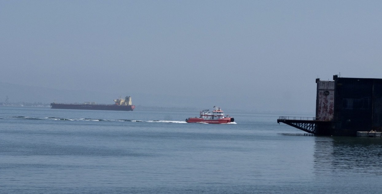 SFFD fire boat.