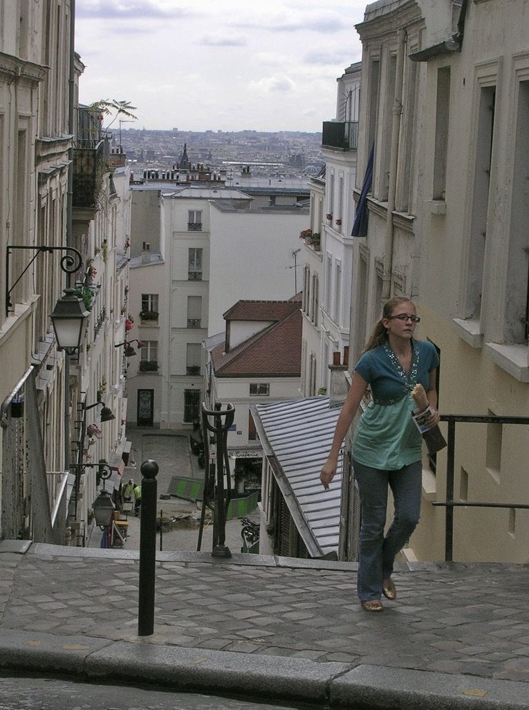 Just caught the moment.  Montmartre , Paris, France. 