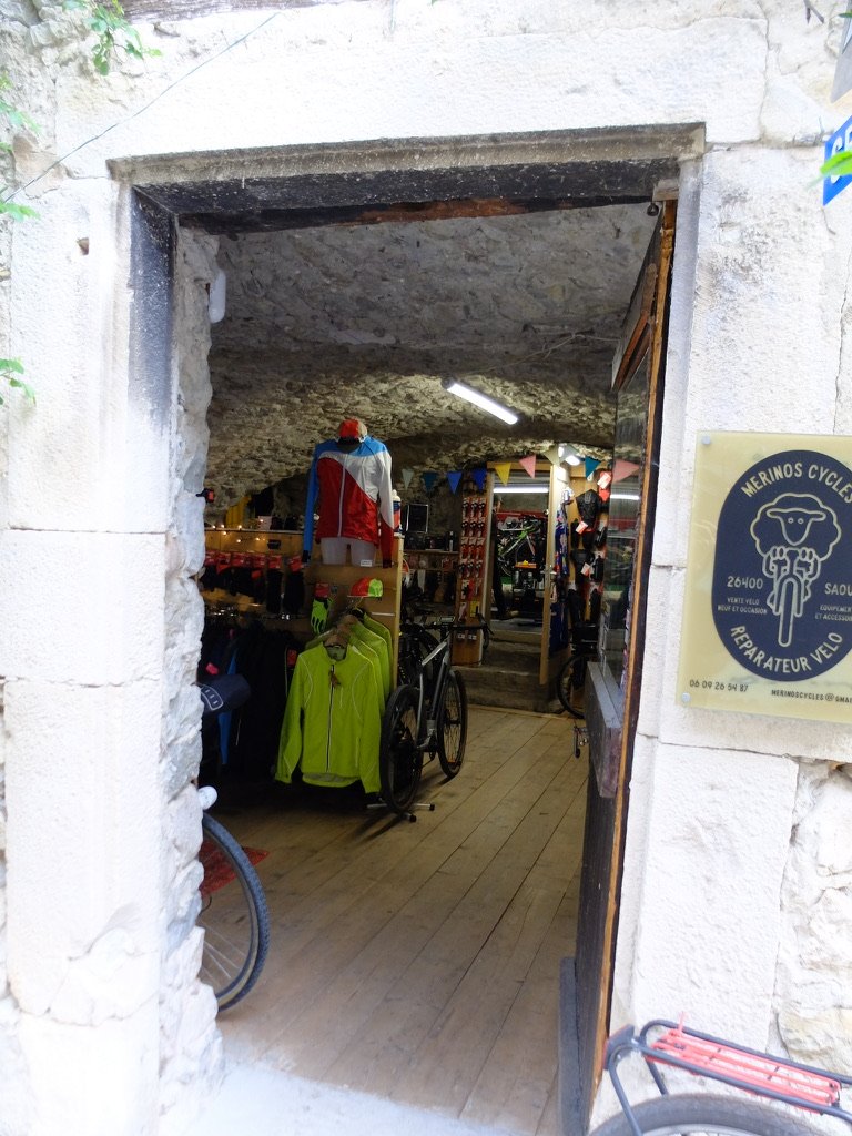 Bike shop on  Rue de l'Houme where one can rent an e bike.
