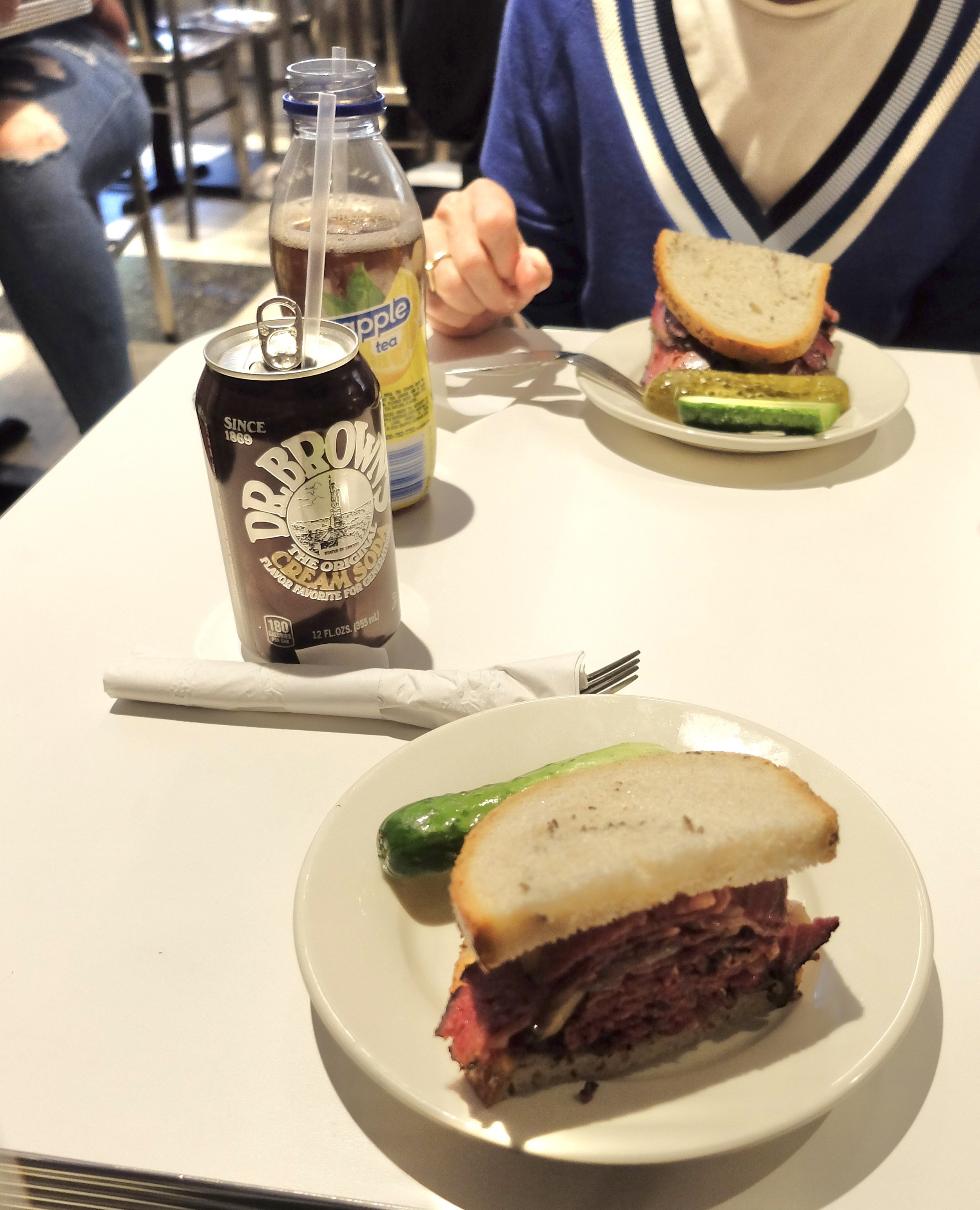 The Pastrami Queen’s location on Lexington Ave. close to the MET, was perfect to more than satisfy this craving. 
