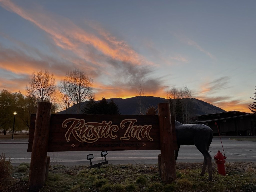 Sunrise; Rustic Inn Resort &amp; Spa.