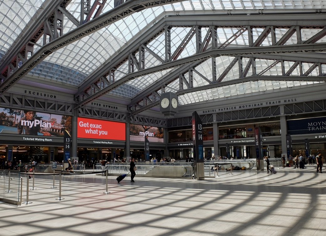 Our first visit to the new Penn Sta. & Moynihan Hall. At Dizzy’s Club we had met a fellow from Zurich who loved the new train station & encouraged us to see it. But, he had a hard time pronouncing Moynihan.