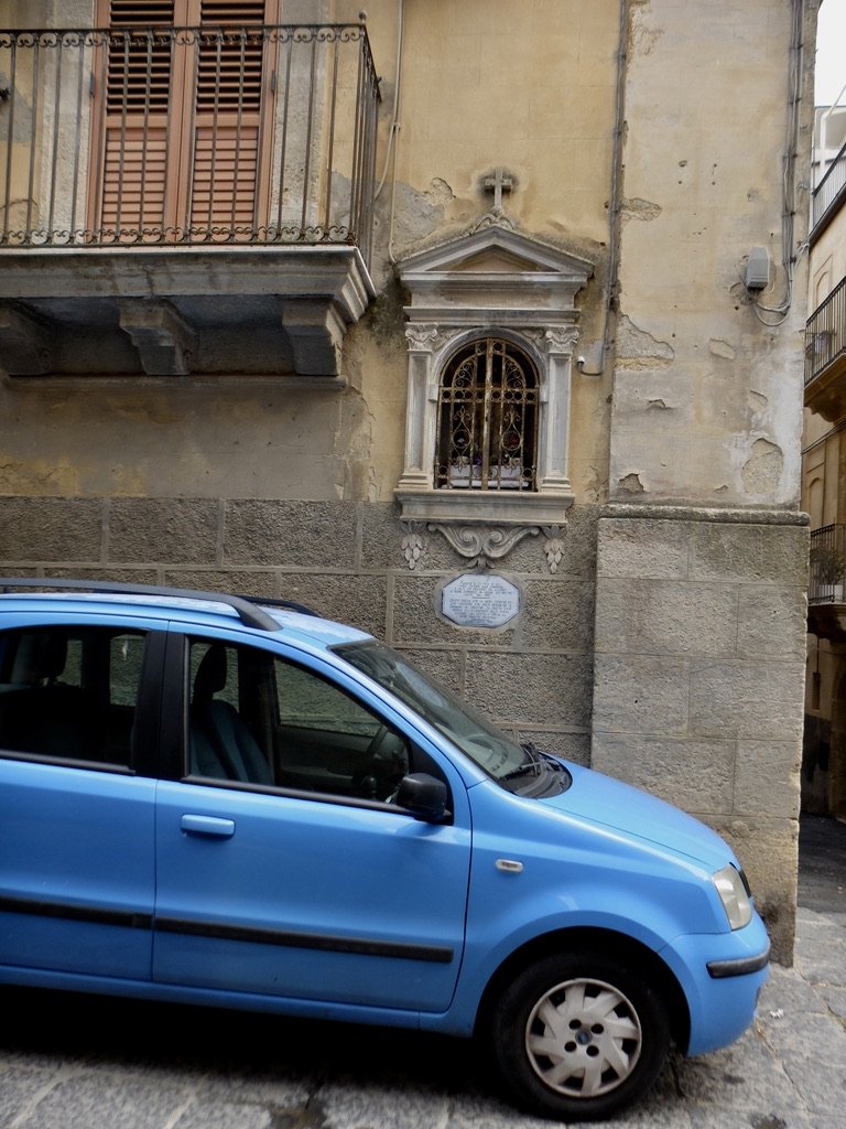 Giovanni left us &amp; we meandered about Caltagirone.
