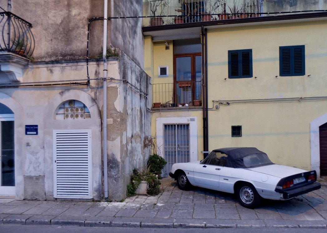 This Alfa Romeo roadster was the only one seen during our over two weeks in Italy.