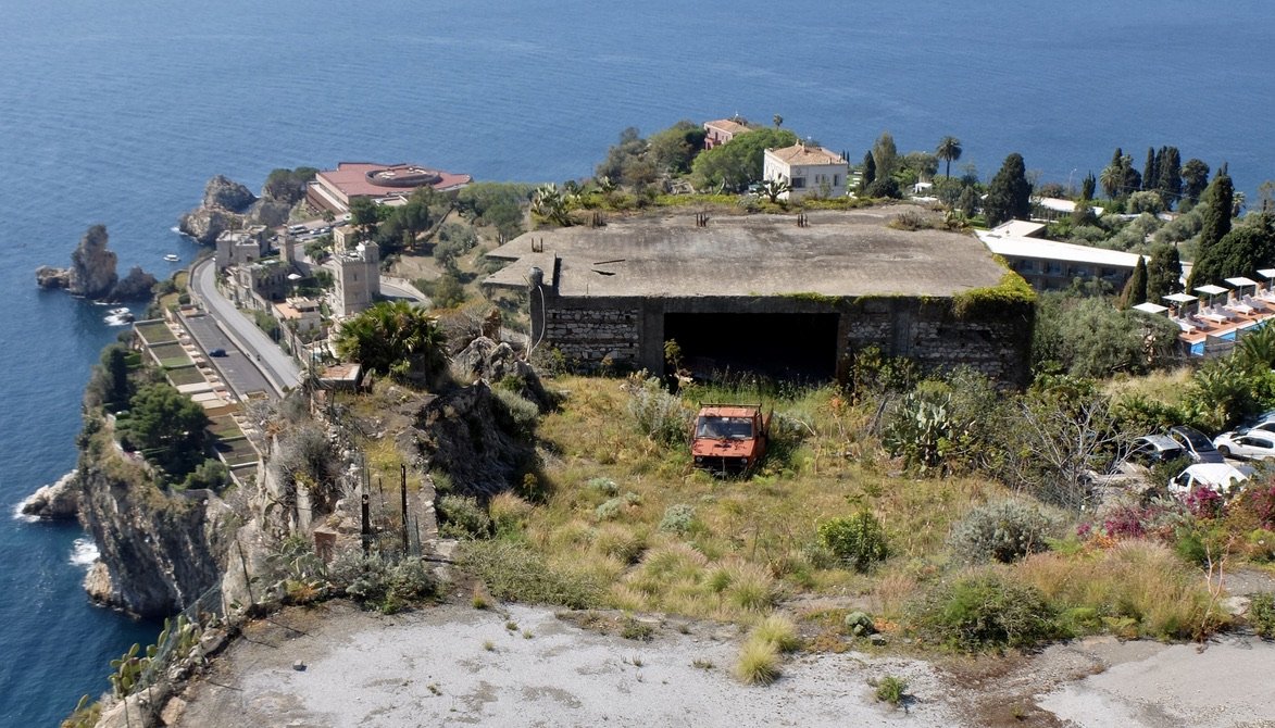  From the overlook of Riserva Naturelle  ISOLA BELLA. 