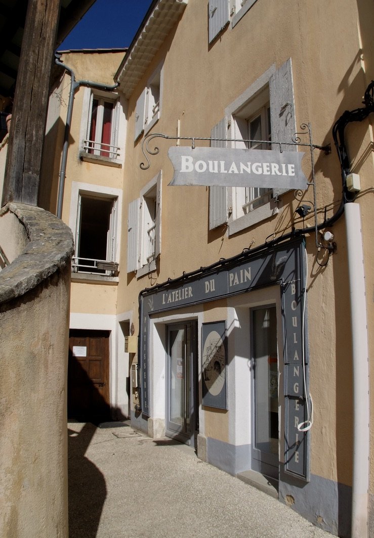  Boulangerie L'Atelier du Pain de Saoû.  The Artisanal Bakery / Pastry Shop of Saoû. 