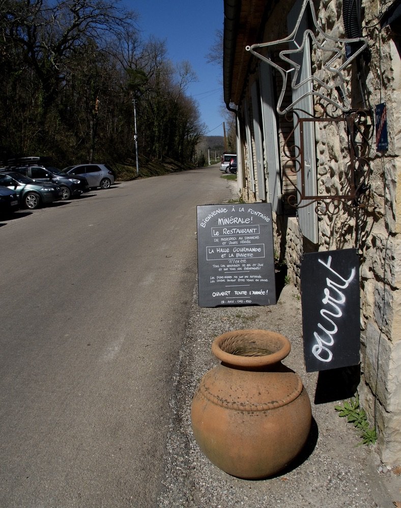 La Fontaine Minerale Cafe Restaruant.