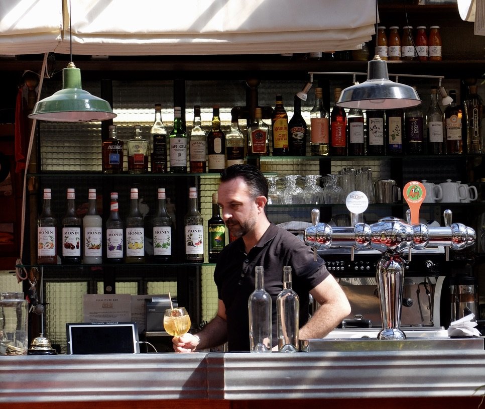 La Fontaine Minerale Cafe Restaruant.